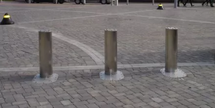 Anti Vandal Auto Bollard